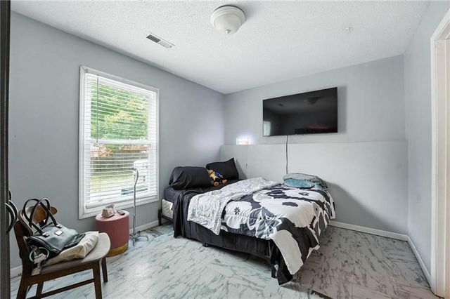 7218 N Lewis Avenue, Kansas City, MO 64158