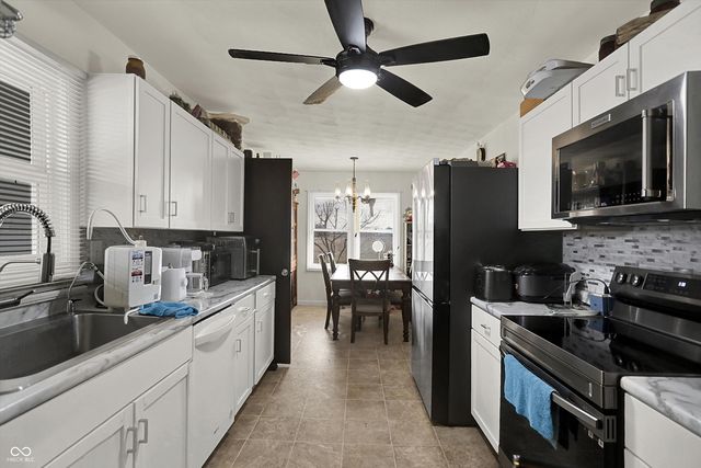 5975 Lafayette Street, Clayton, IN 46118