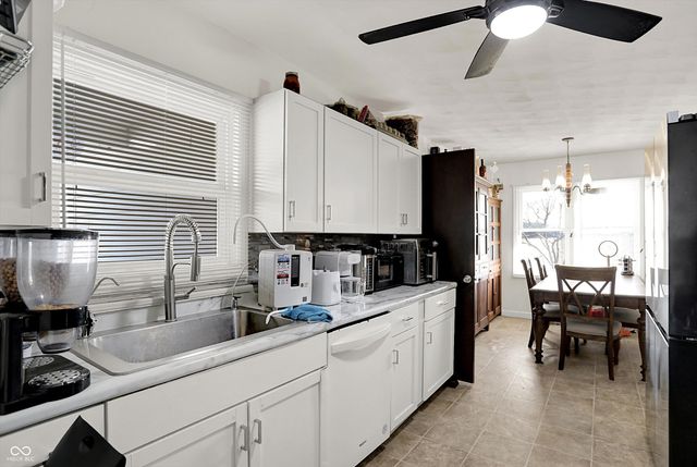 5975 Lafayette Street, Clayton, IN 46118