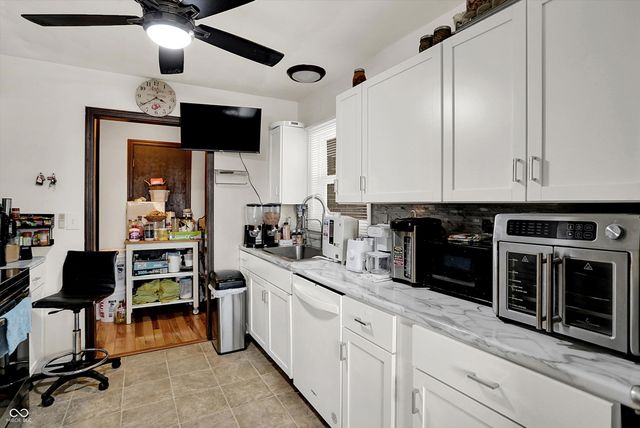 5975 Lafayette Street, Clayton, IN 46118