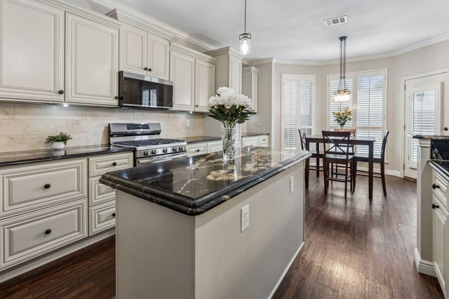 8212 Steamers Lane, Frisco, TX 75035