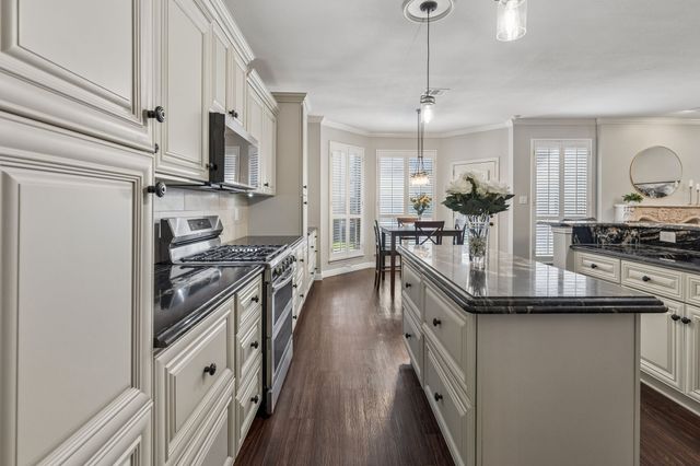 8212 Steamers Lane, Frisco, TX 75035