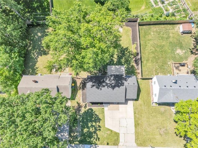 4709 W 75TH Street, Prairie Village, KS 66208