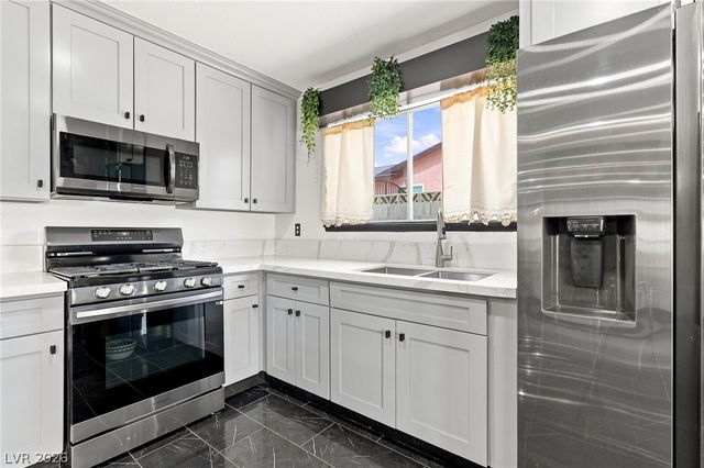 738 Straight Street, Las Vegas, NV 89110