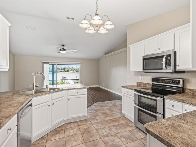 214 FISHER RUN, Ocklawaha, FL 32179