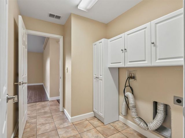 214 FISHER RUN, Ocklawaha, FL 32179