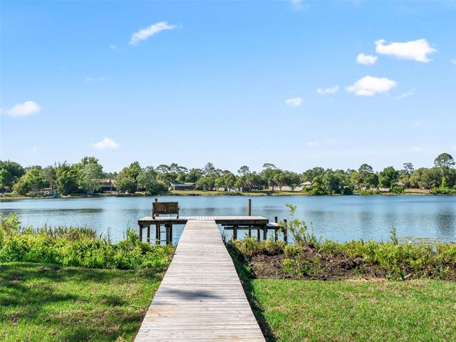 214 FISHER RUN, Ocklawaha, FL 32179