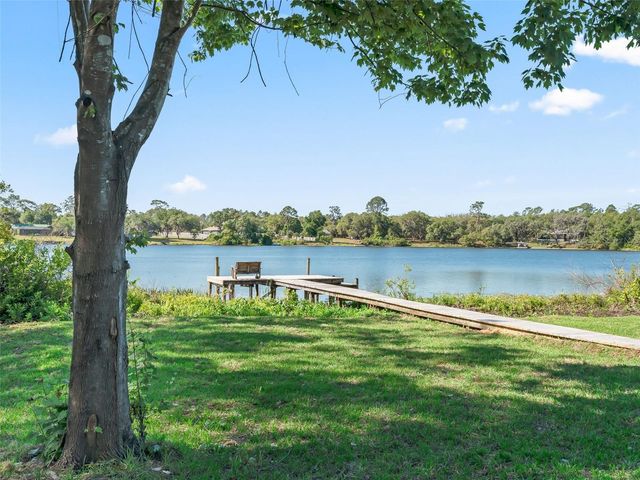 214 FISHER RUN, Ocklawaha, FL 32179