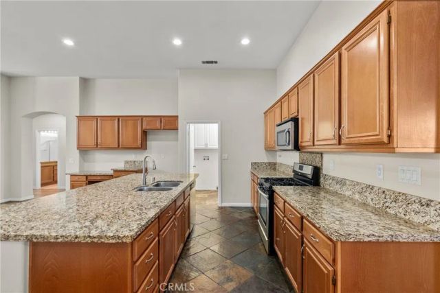 1790 Hideaway Place, Palmdale, CA 93551