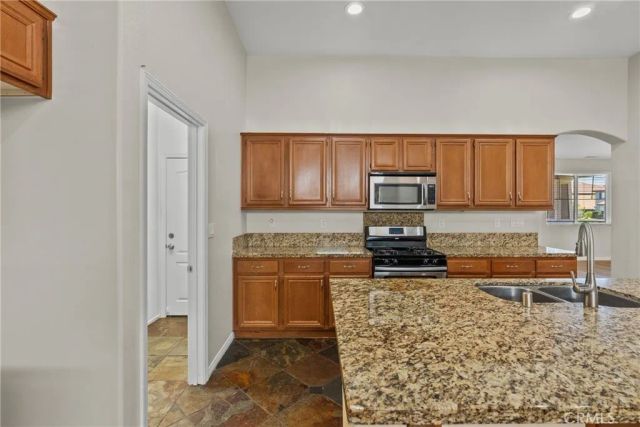 1790 Hideaway Place, Palmdale, CA 93551