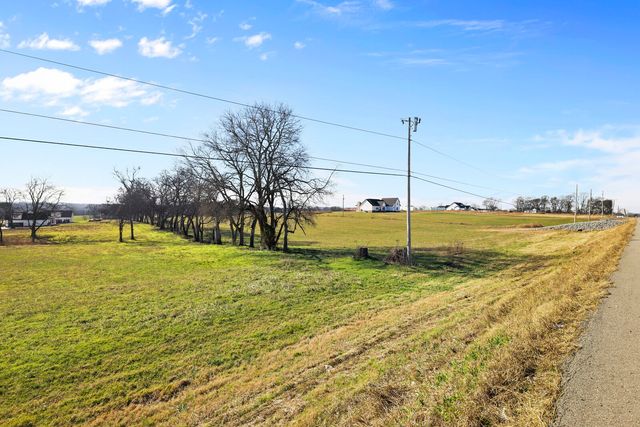 2768 Hartsville Pike, Castalian Springs, TN 37031