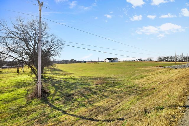 2768 Hartsville Pike, Castalian Springs, TN 37031