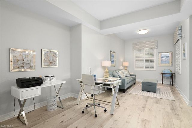 3099 Lancaster Dr 701 7-701, Naples, FL 34105