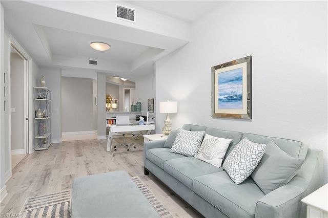 3099 Lancaster Dr 701 7-701, Naples, FL 34105