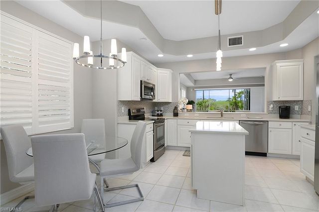 3099 Lancaster Dr 701 7-701, Naples, FL 34105