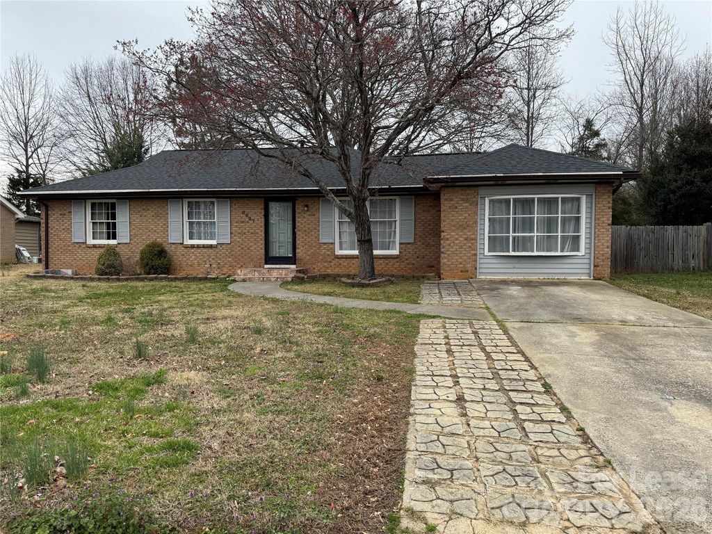 8027 Country Oaks Road, Charlotte, NC 28227