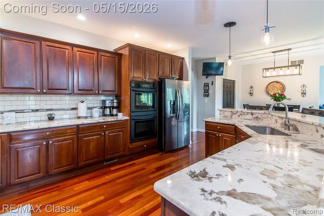 4144 Meadow Hills Drive, Pinckney, MI 48169