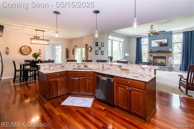 4144 Meadow Hills Drive, Pinckney, MI 48169