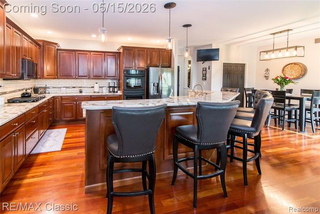 4144 Meadow Hills Drive, Pinckney, MI 48169
