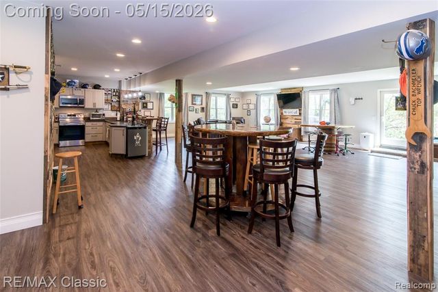 4144 Meadow Hills Drive, Pinckney, MI 48169