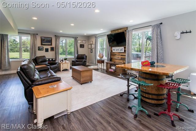 4144 Meadow Hills Drive, Pinckney, MI 48169