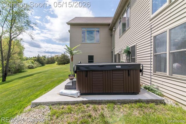 4144 Meadow Hills Drive, Pinckney, MI 48169