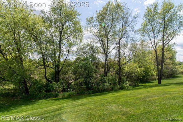 4144 Meadow Hills Drive, Pinckney, MI 48169