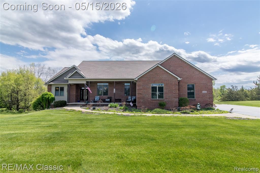 4144 Meadow Hills Drive, Pinckney, MI 48169