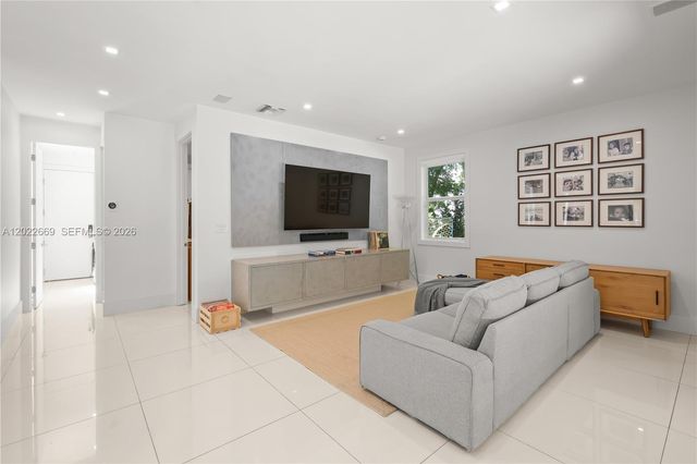 5700 SW 86th Street, South Miami, FL 33143