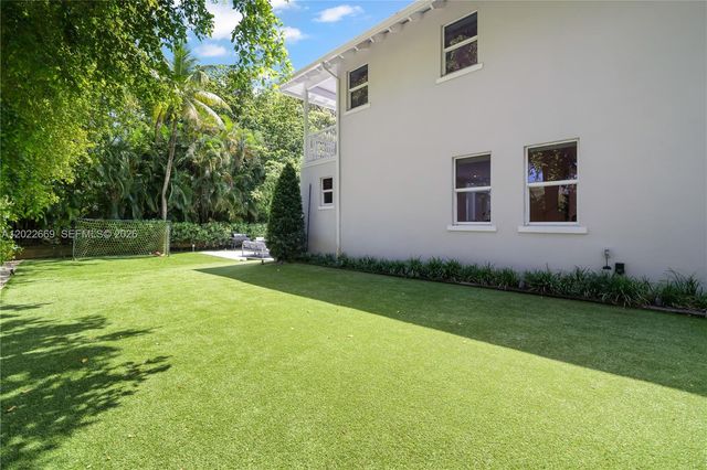 5700 SW 86th Street, South Miami, FL 33143