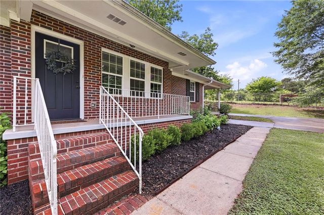 1237 S Enota Drive NE, Gainesville, GA 30501
