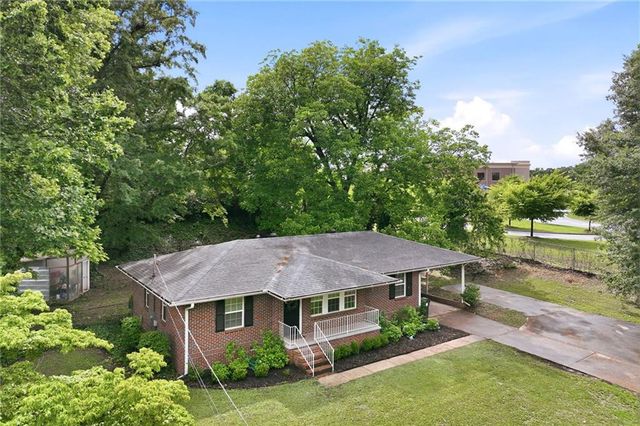 1237 S Enota Drive NE, Gainesville, GA 30501