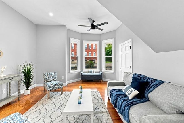 216 State St, New Bedford, MA 02740