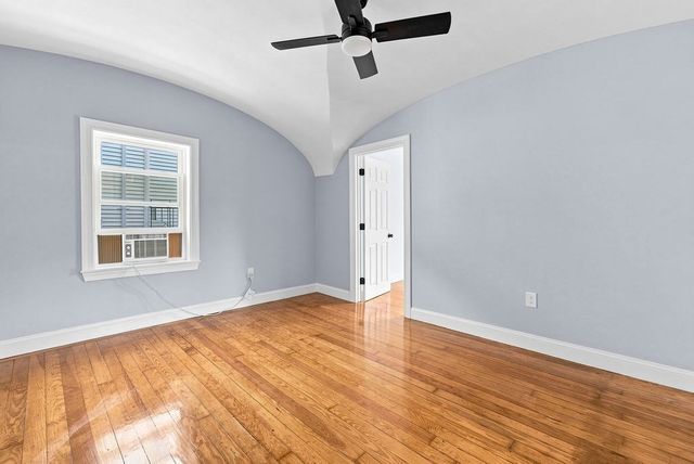 216 State St, New Bedford, MA 02740