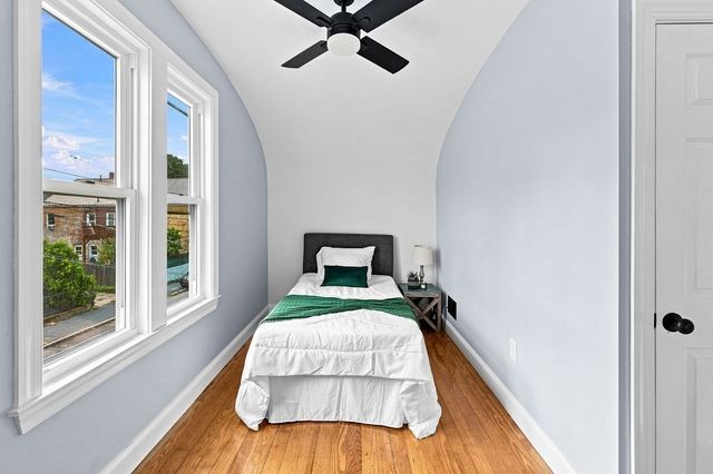 216 State St, New Bedford, MA 02740