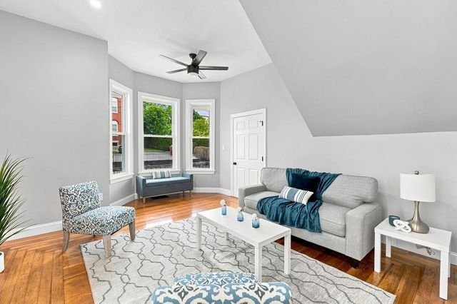 216 State St, New Bedford, MA 02740