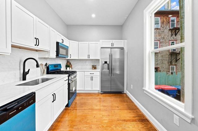 216 State St, New Bedford, MA 02740