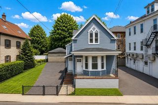 216 State St, New Bedford, MA 02740