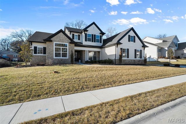 529 Long Acres Lane, Olivette, MO 63132