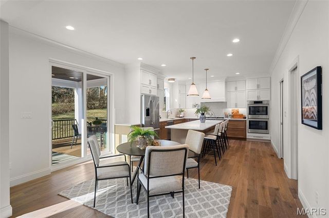 529 Long Acres Lane, Olivette, MO 63132