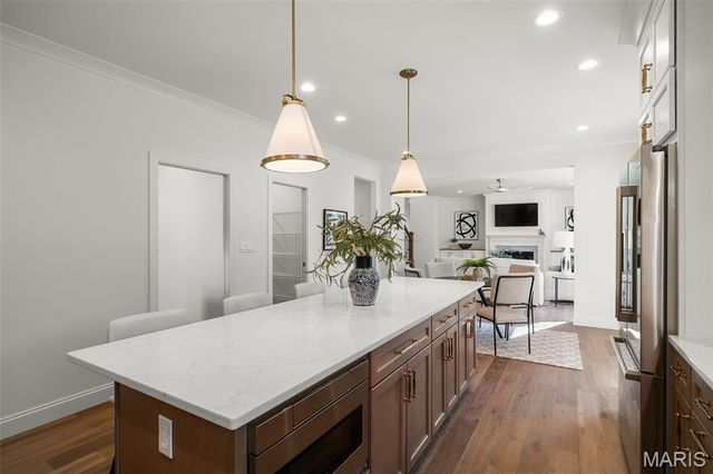 529 Long Acres Lane, Olivette, MO 63132