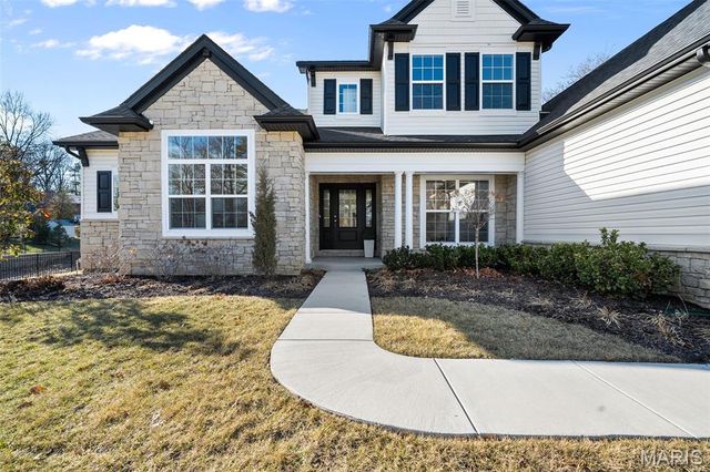 529 Long Acres Lane, Olivette, MO 63132