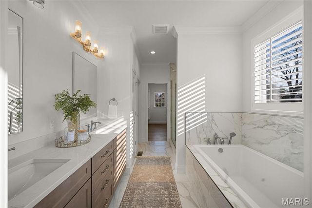 529 Long Acres Lane, Olivette, MO 63132