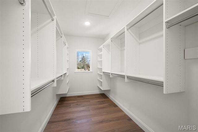 529 Long Acres Lane, Olivette, MO 63132