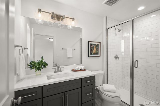 529 Long Acres Lane, Olivette, MO 63132