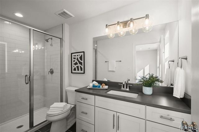 529 Long Acres Lane, Olivette, MO 63132