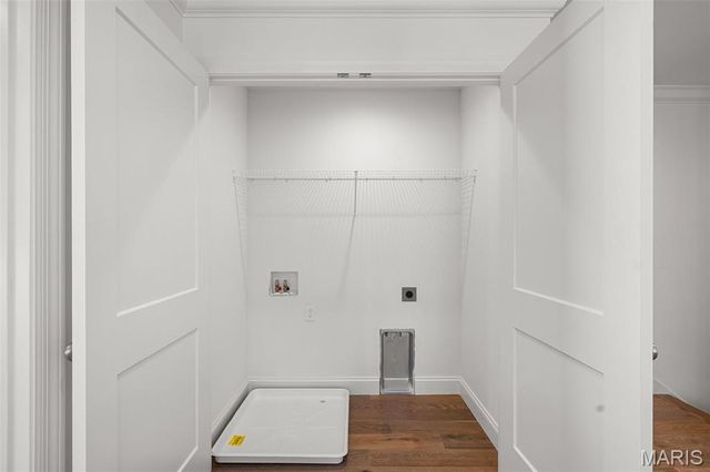 529 Long Acres Lane, Olivette, MO 63132