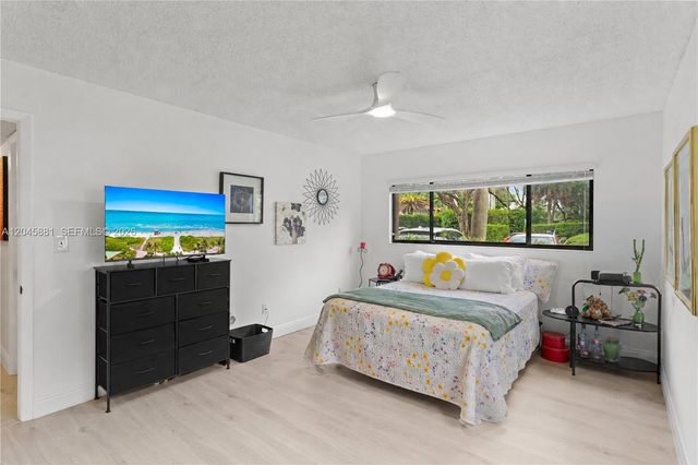 9930 S Belfort Cir 105, Tamarac, FL 33321