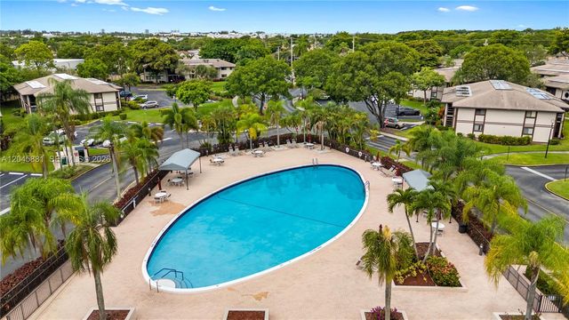 9930 S Belfort Cir 105, Tamarac, FL 33321