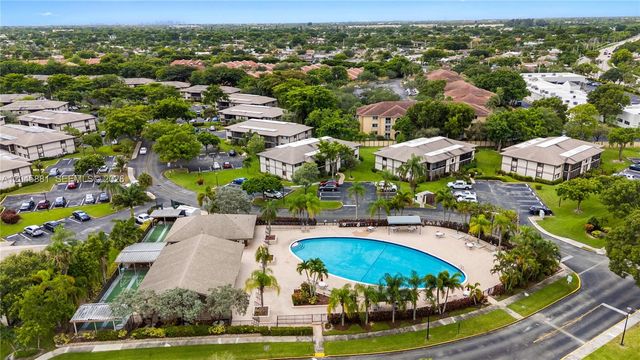 9930 S Belfort Cir 105, Tamarac, FL 33321